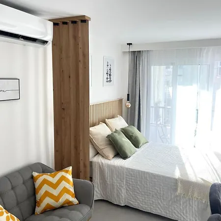 Apartman Palmeras 81 *