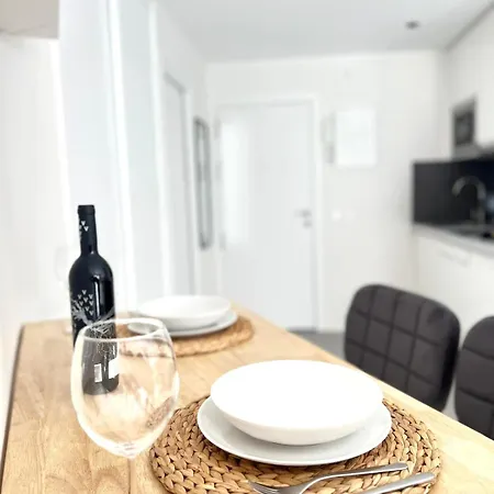 Apartman Palmeras 81 *